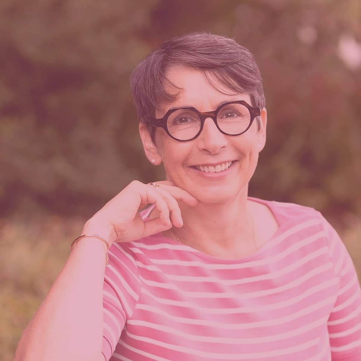 Entrepreneure à 50 ans et épuisée : et si ton énergie passait avant ton chiffre d&rsquo;affaires ?